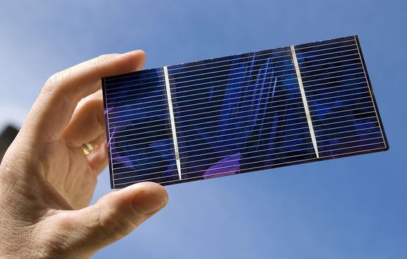 點(diǎn)擊打開原圖 薄膜塑料有助于太陽能電池能效提升